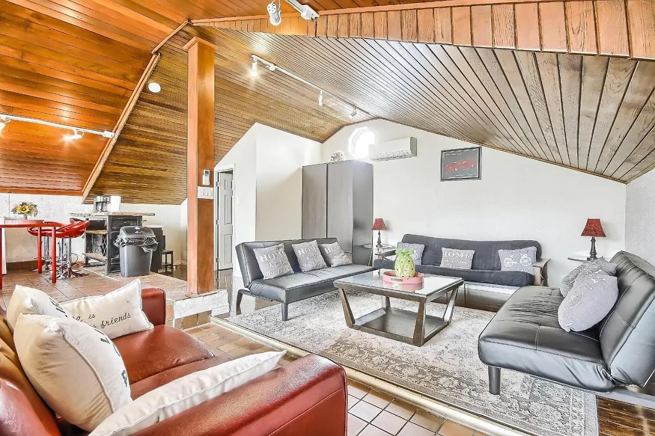 Hotel The Vacation Luxury Unpack, Relax, Enjoy Toronto 0*,  Kanada